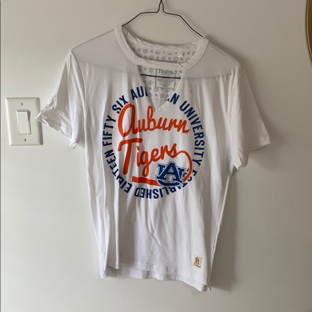 Auburn cutout neck tee